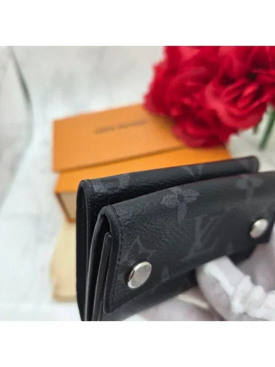 ★SOLD★ Louis Vuitton Monogram Eclipse Discovery Fold Wallet - Picture 4 of 15